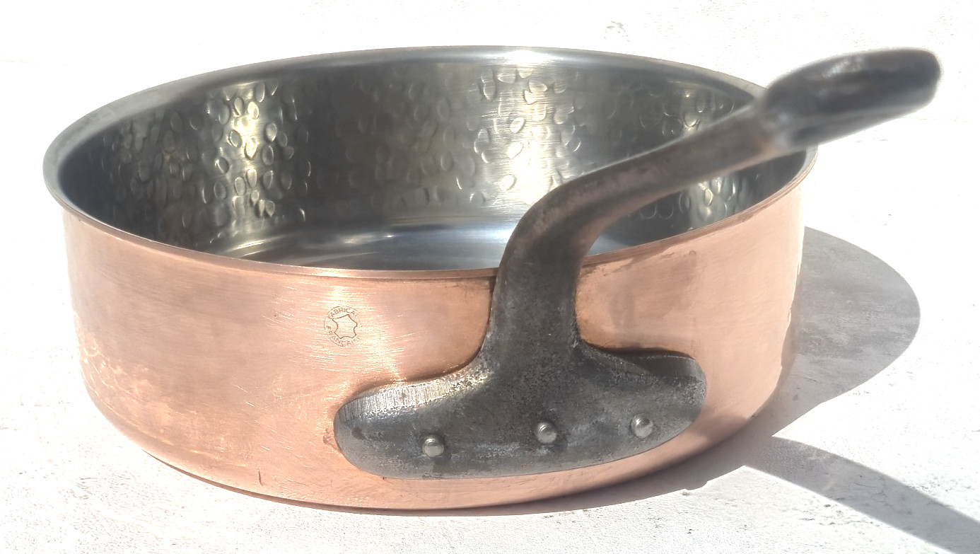 Vintage 9.8inc Copper Saute Pan Made in France Tin Lining Hammered 2.5mm 5.5lbs Vintage 9.8inc Copper Saute Pan Made in France Tin Lining Hammered 2.5mm 5.5lbs