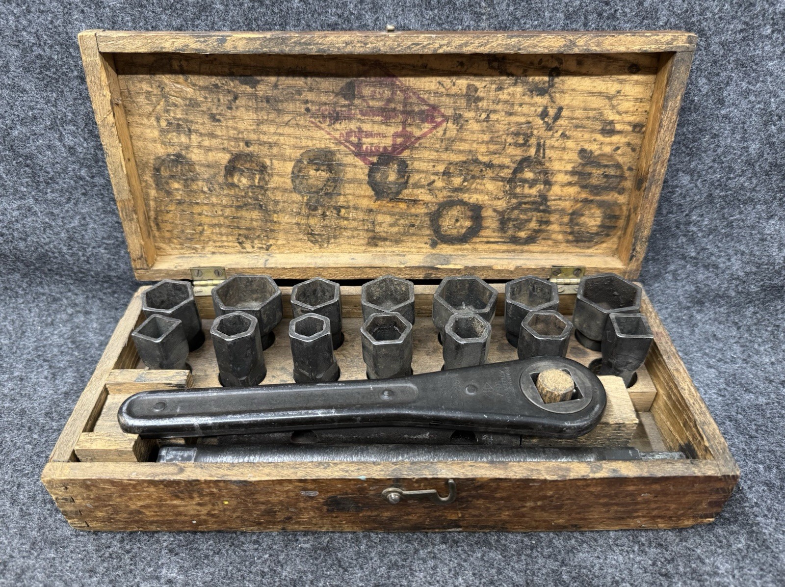 Antique Frank Mossberg Socket Wrench Set No. 13 w/ Ratchet 355 Original Wood Box Antique Frank Mossberg Socket Wrench Set No. 13 w/ Ratchet 355 Original Wood Box