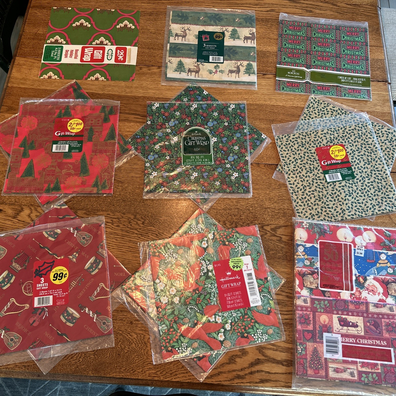 37 Sheets of Beautiful Vintage Christmas Wrapping Paper NOS Unused, Most Sealed 37 Sheets of Beautiful Vintage Christmas Wrapping Paper NOS Unused, Most Sealed