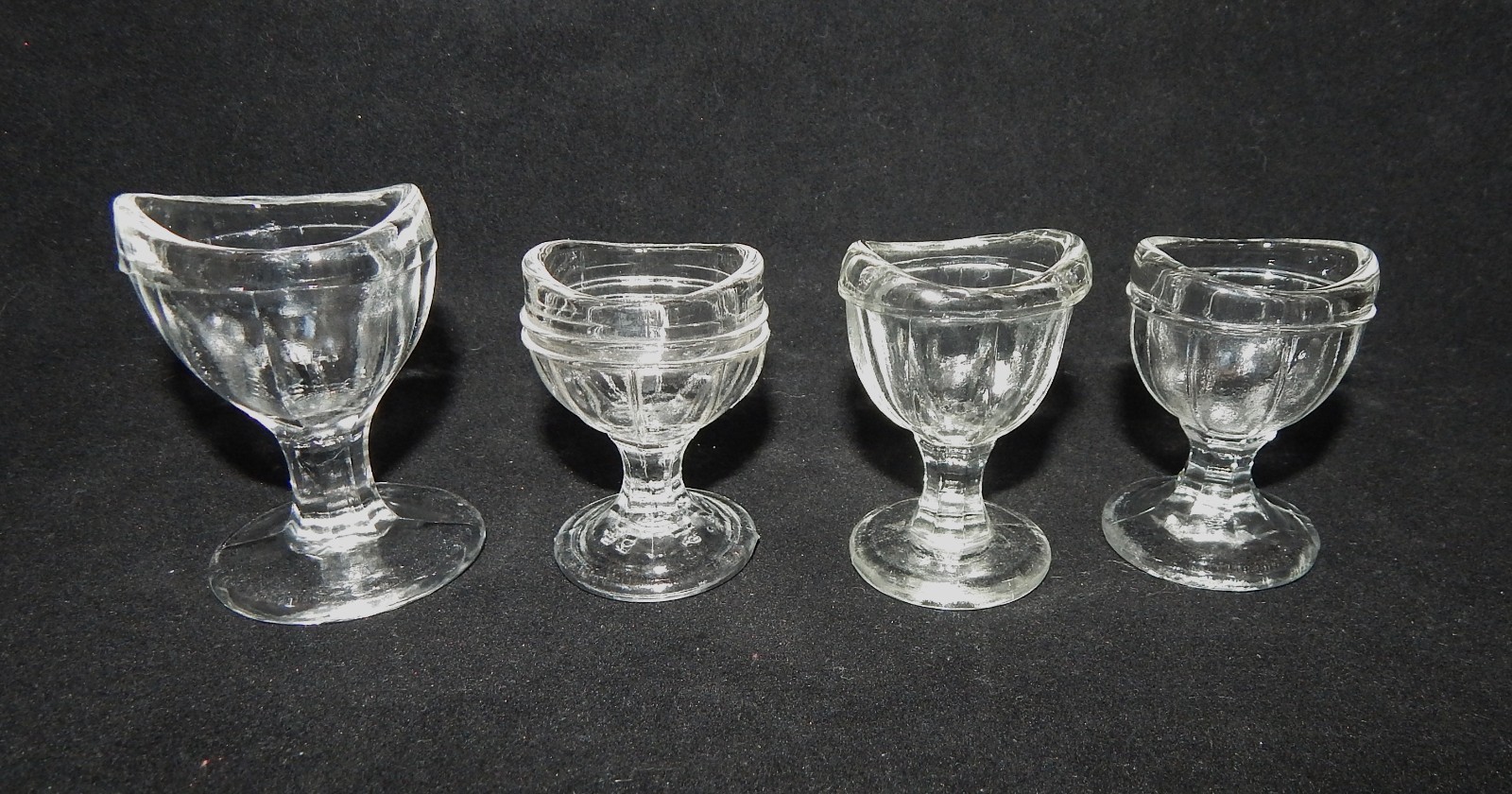Vintage Lot of 4 Glass Eyewash Cups 