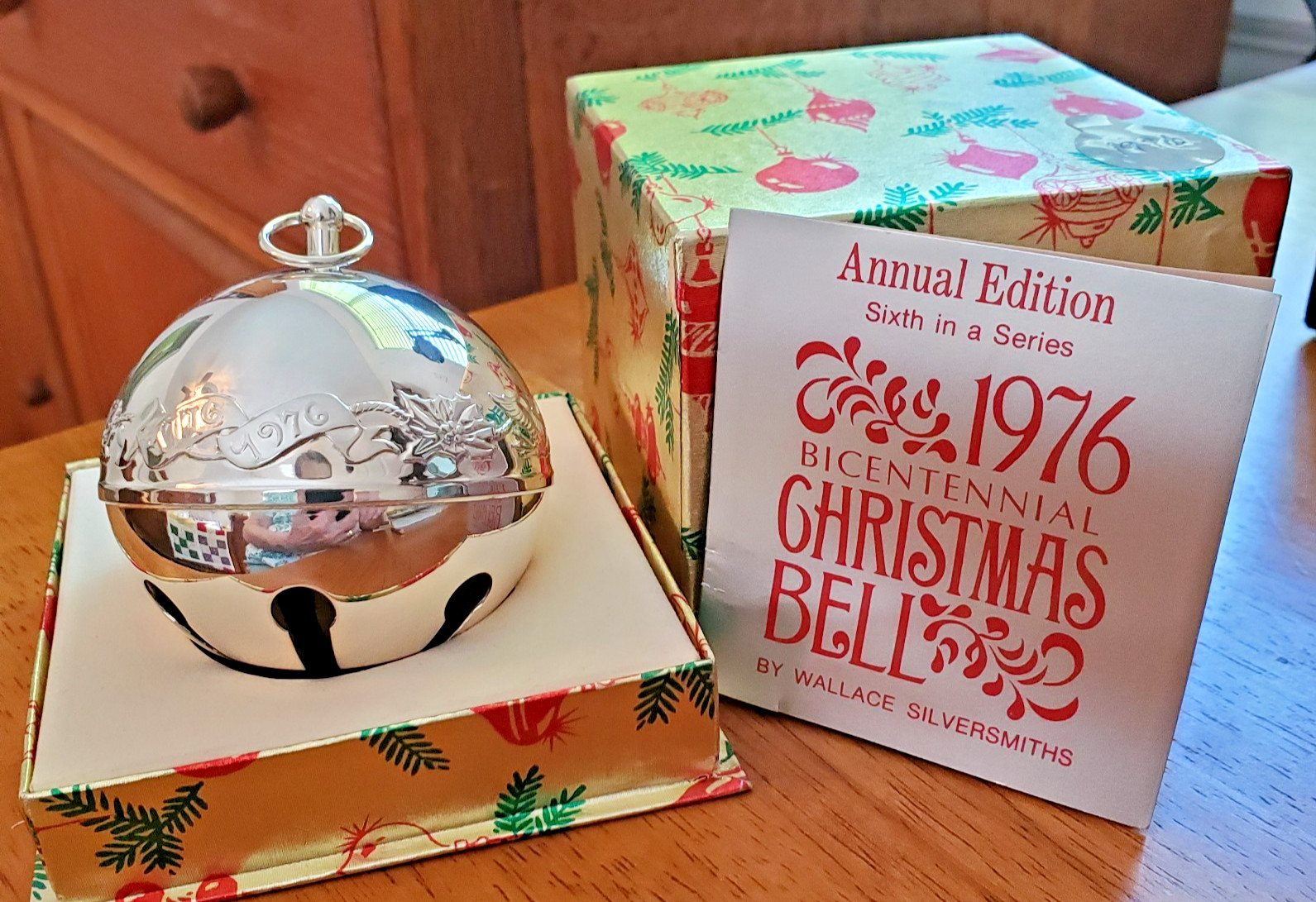 Wallace Silversmith 6th Annual Christmas Sleigh Bell 1976 Box & Card Beautiful Wallace Silversmith 6th Annual Christmas Sleigh Bell 1976 Box & Card Beautiful