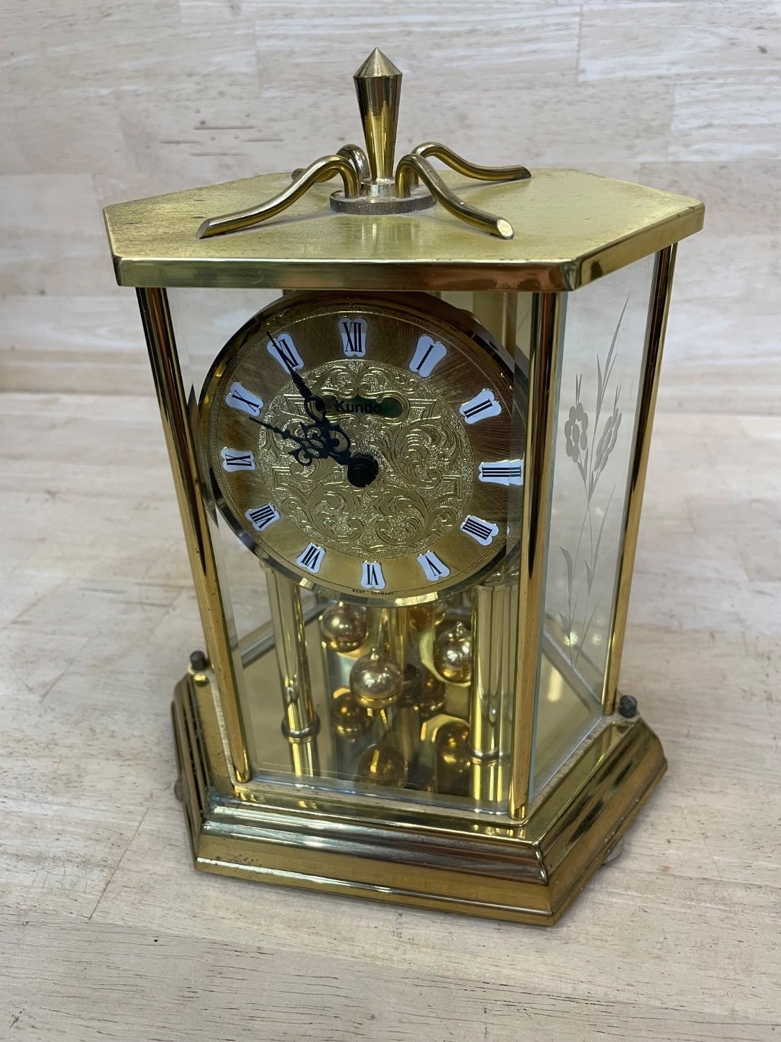 Kundo Torsion Pendulum Anniversary Clock 9 in Tall Glass 1999 - WORKS