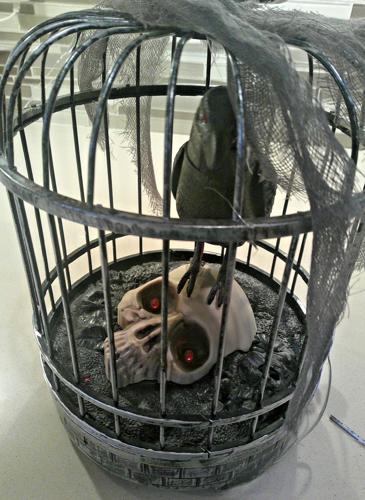Animated Talking Raven in Cage LED Illumination Halloween Prop Decoration 10\