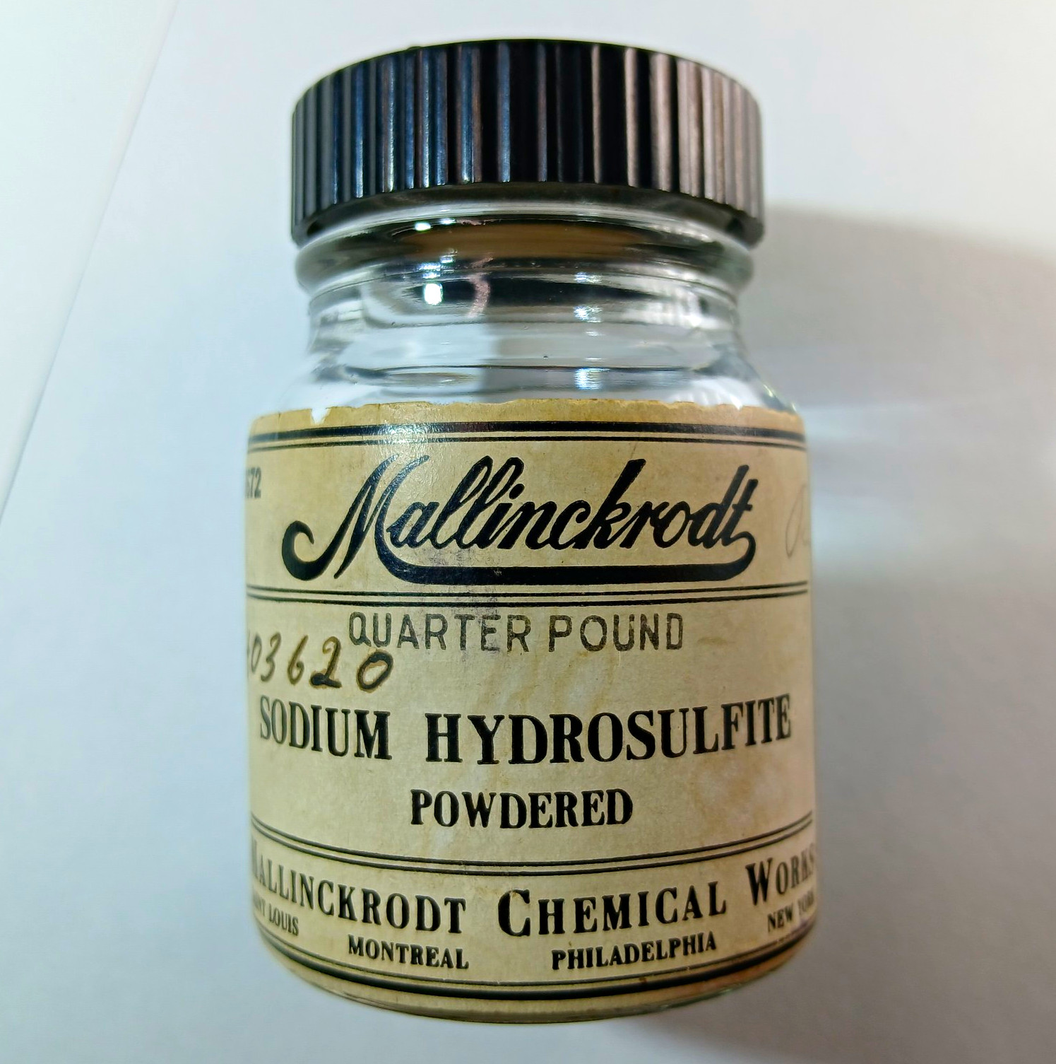 VINTAGE Mallinckrodt Sodium Hydrosulfite Powdered 1/4 lb Glass Jar w/Cap