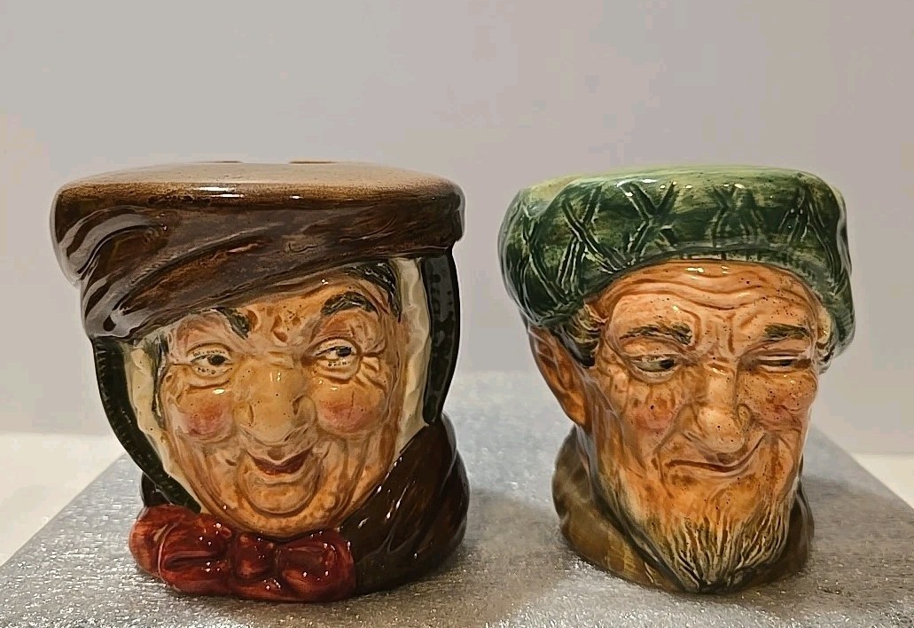 Royal Doulton Paddy Sairey Gamp, Auld Mac Bang Saxpence Ash Trays 8289, 8292