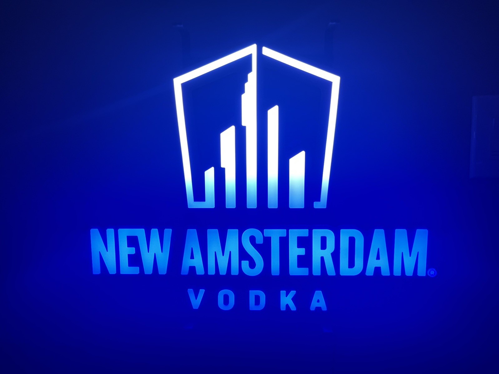 NEW AMSTERDAM VODKA LIGHT UP LED METAL SIGN 22” X 17” 