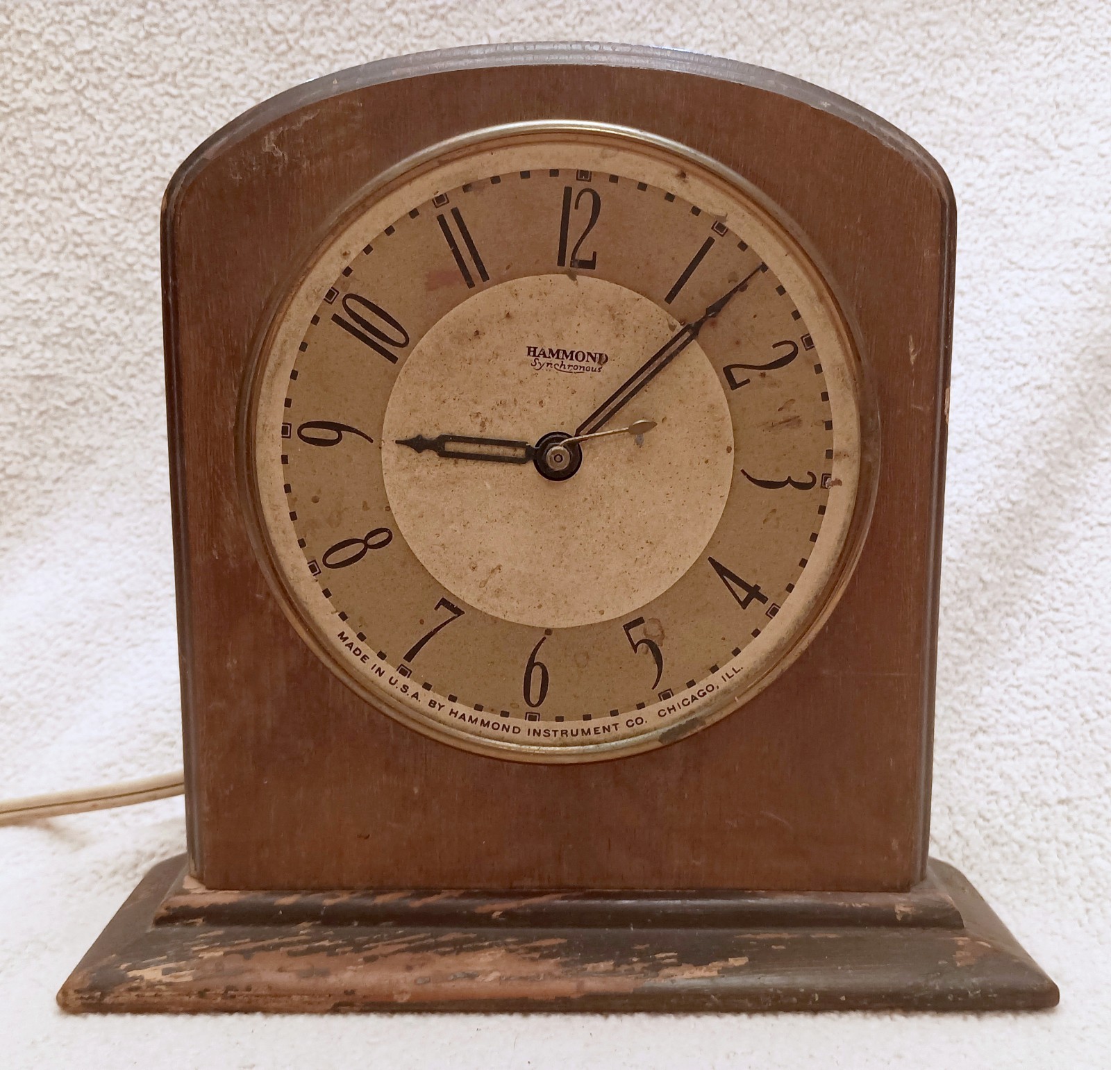 Vintage Hammond Synchronous Electric Wood Mantel Clock