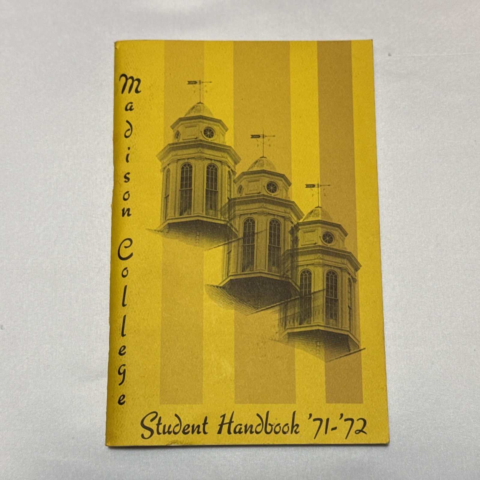 Vintage James Madison College student handbook 1971-1972 JMU Virginia School