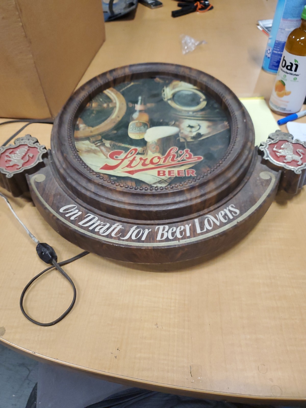 Vintage Stroh\'s Beer On Draft For Beer Lovers Strohs Light Up Bar Sign 