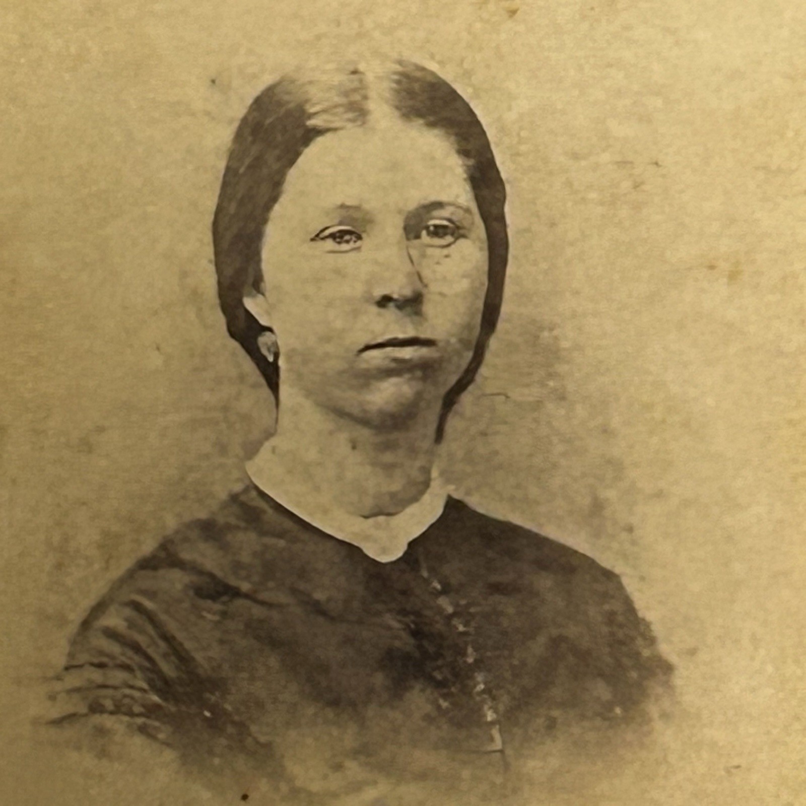 CDV Photo Beautiful Woman Cincinnati Ohio Parted Hair