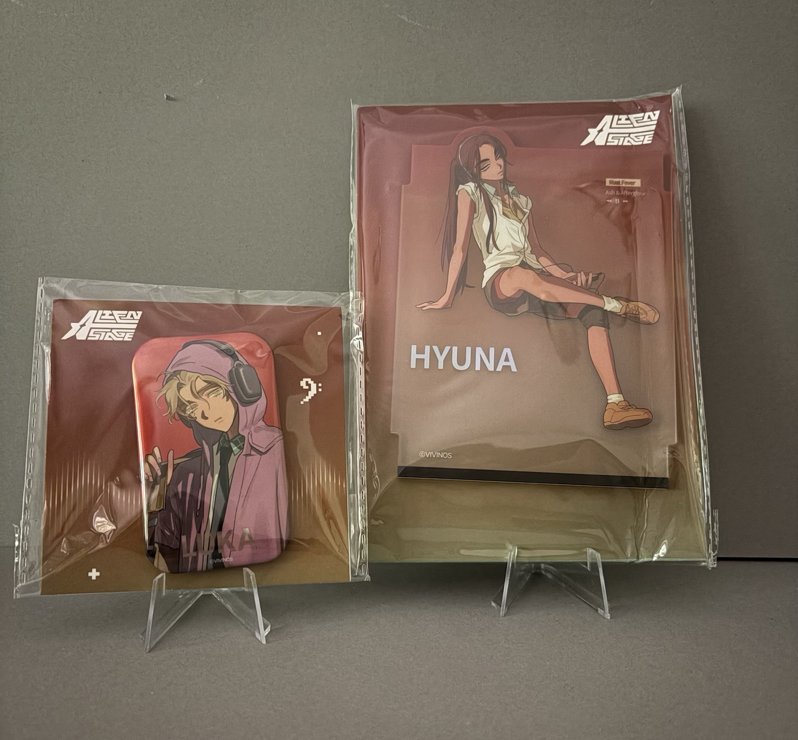 Official Alien Stage Hyuna Luka Fading Youth Merchandise Lot