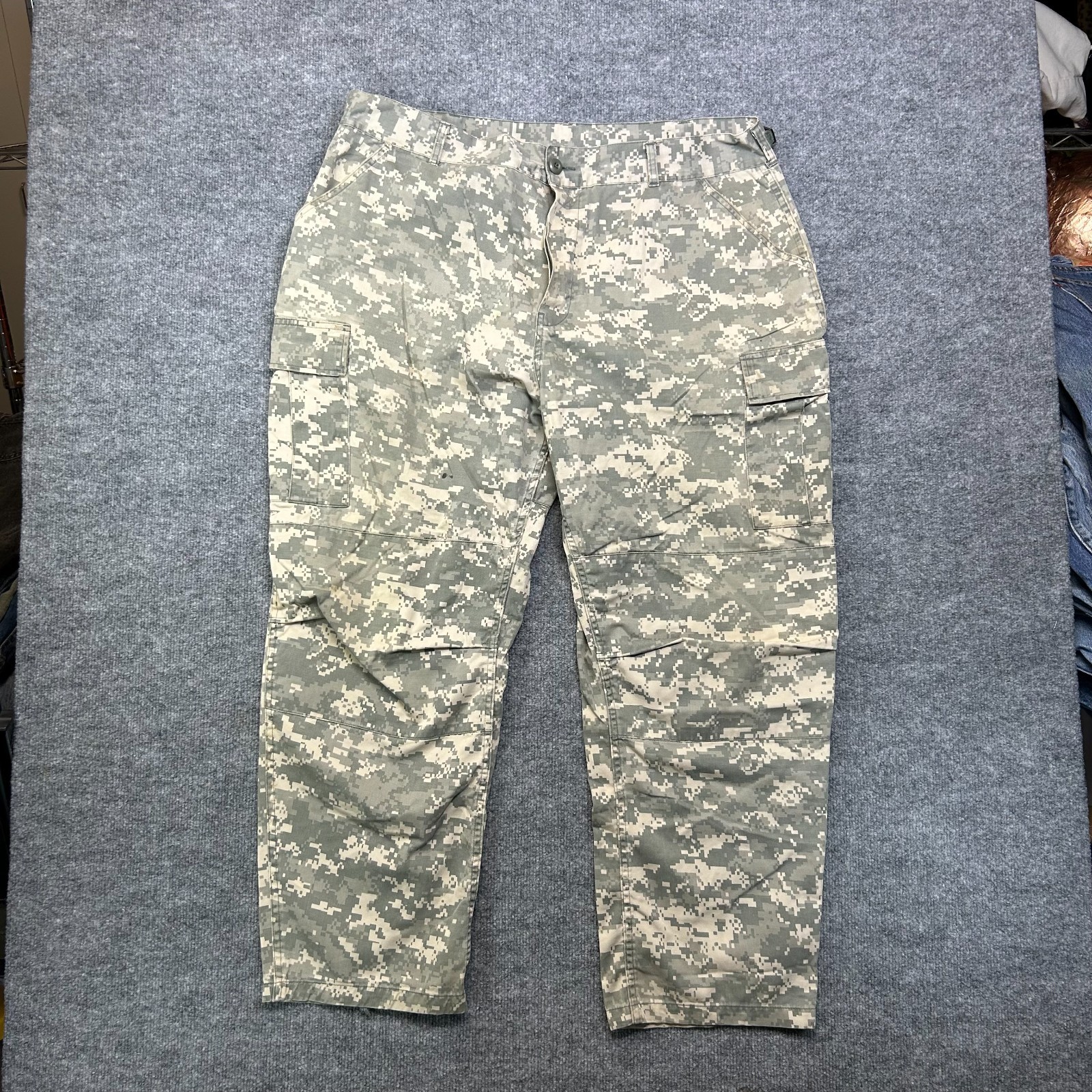 Vintage US Army ACU Cargo Trousers Men\'s UCP Digital Camo Combat Pants - XL Vintage US Army ACU Cargo Trousers Men\'s UCP Digital Camo Combat Pants - XL