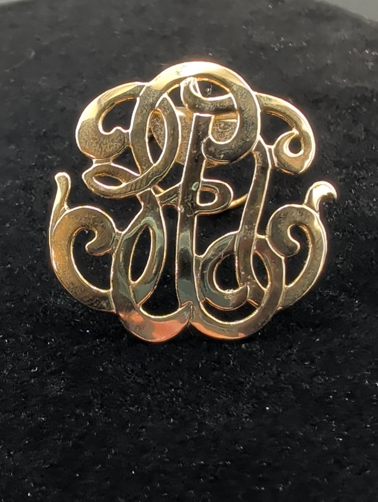 Jeri Lou Scarf Clip Pin Gold Tone Monogram \ Jeri Lou Scarf Clip Pin Gold Tone Monogram \