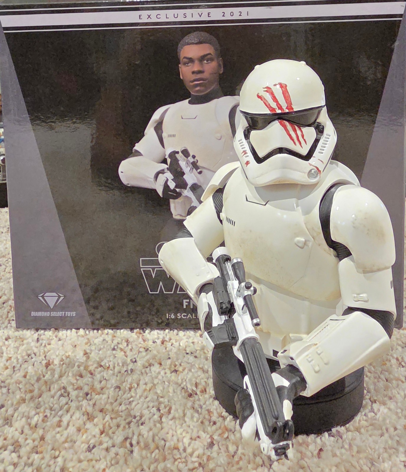Gentle Giant- Star Wars-Finn FN-2187 Bust