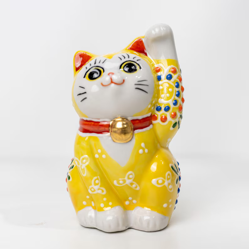 Yuzan Kutani Yellow Maneki Neko Lucky Cat Moriage Ceramic Figurine 10cm
