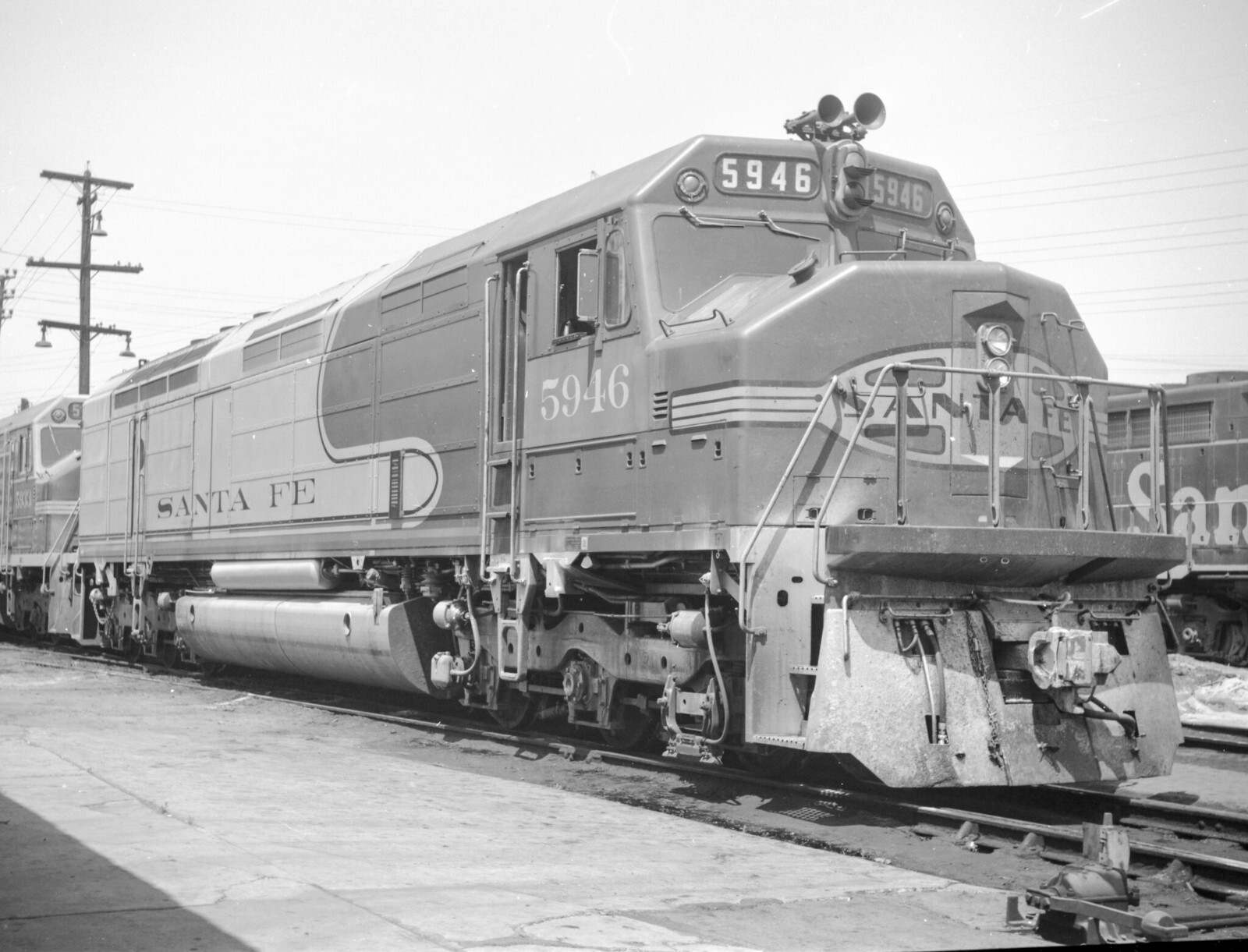 ATSF EMD FP45 5946 5 x 7 Photo ATSF EMD FP45 5946 5 x 7 Photo