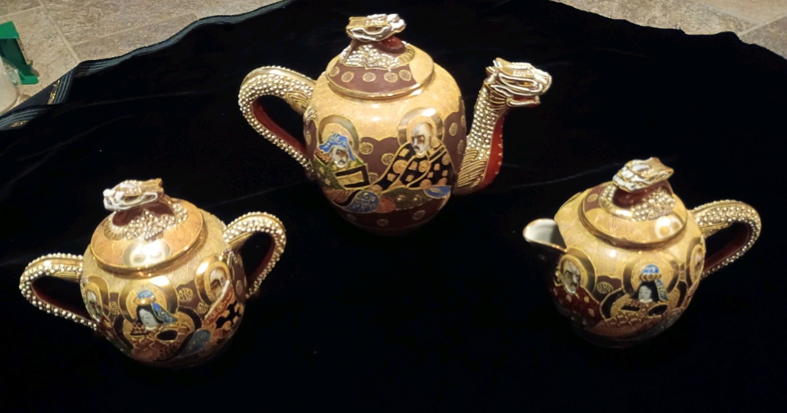 24-piece Vintage Handpainted Motiage Chinese Teapot C/S  6 Cups/Saucers/Dessert.