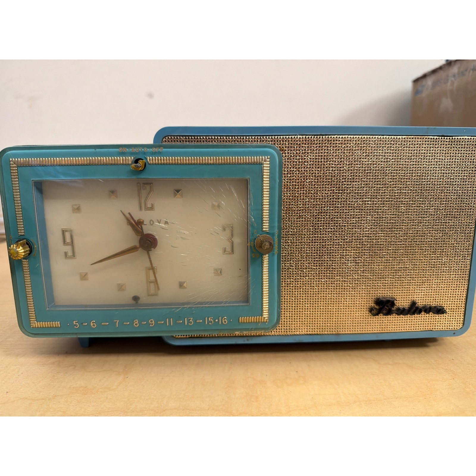 Vintage Bulova Model 100 Clock Radio Turquoise Blue Mid Century Modern MCM AM Vintage Bulova Model 100 Clock Radio Turquoise Blue Mid Century Modern MCM AM