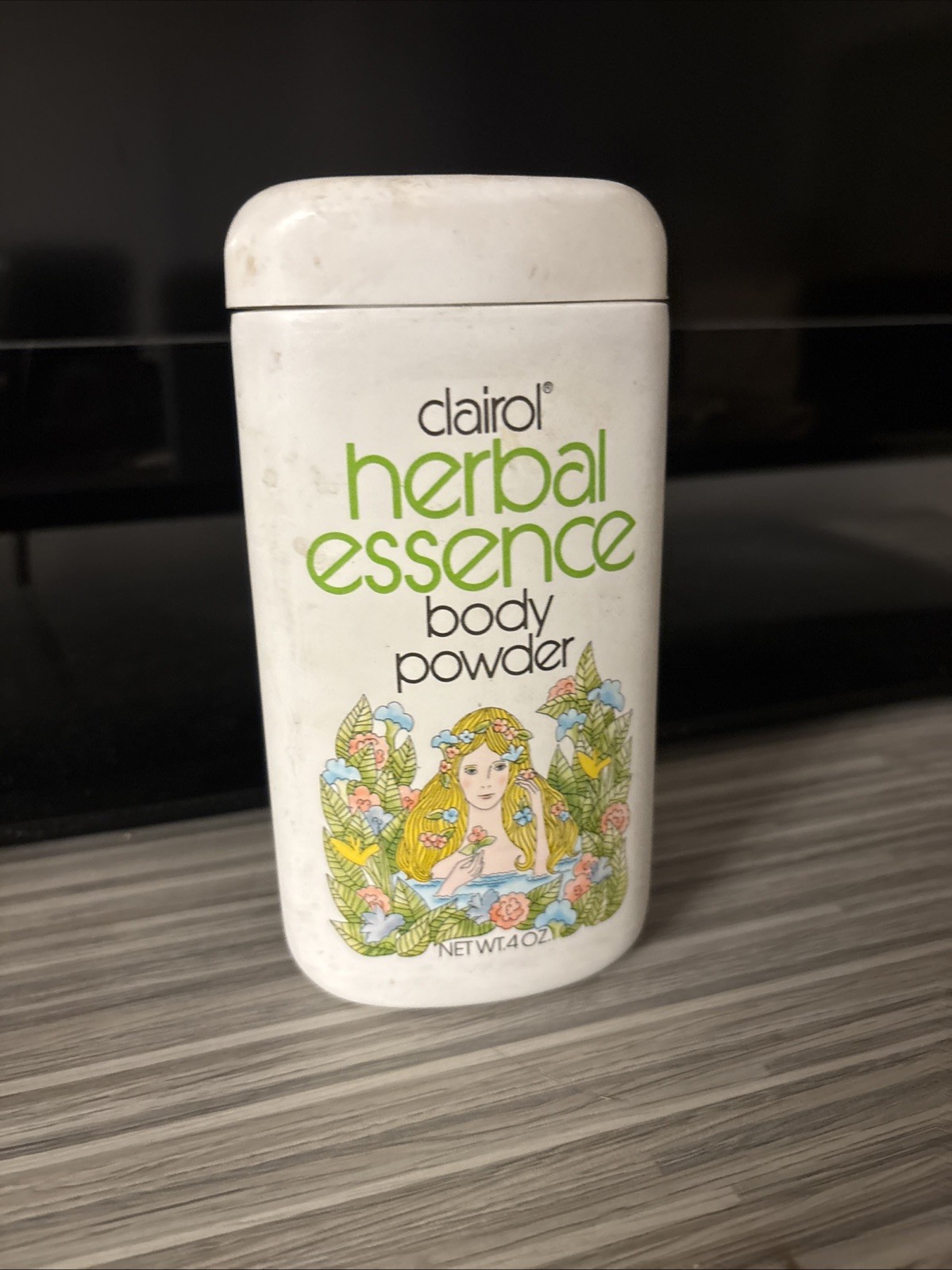 Vintage Clairol Herbal Essence Shampoo Body Powder 4 oz Vintage Clairol Herbal Essence Shampoo Body Powder 4 oz