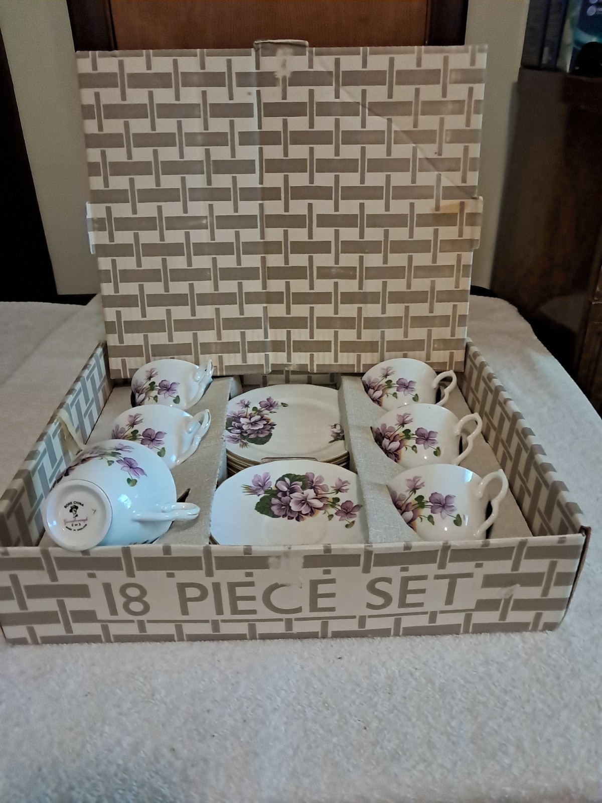 Vintage Gainsborough Bone China 18 Piece Set Tea Set Violet Pattern 