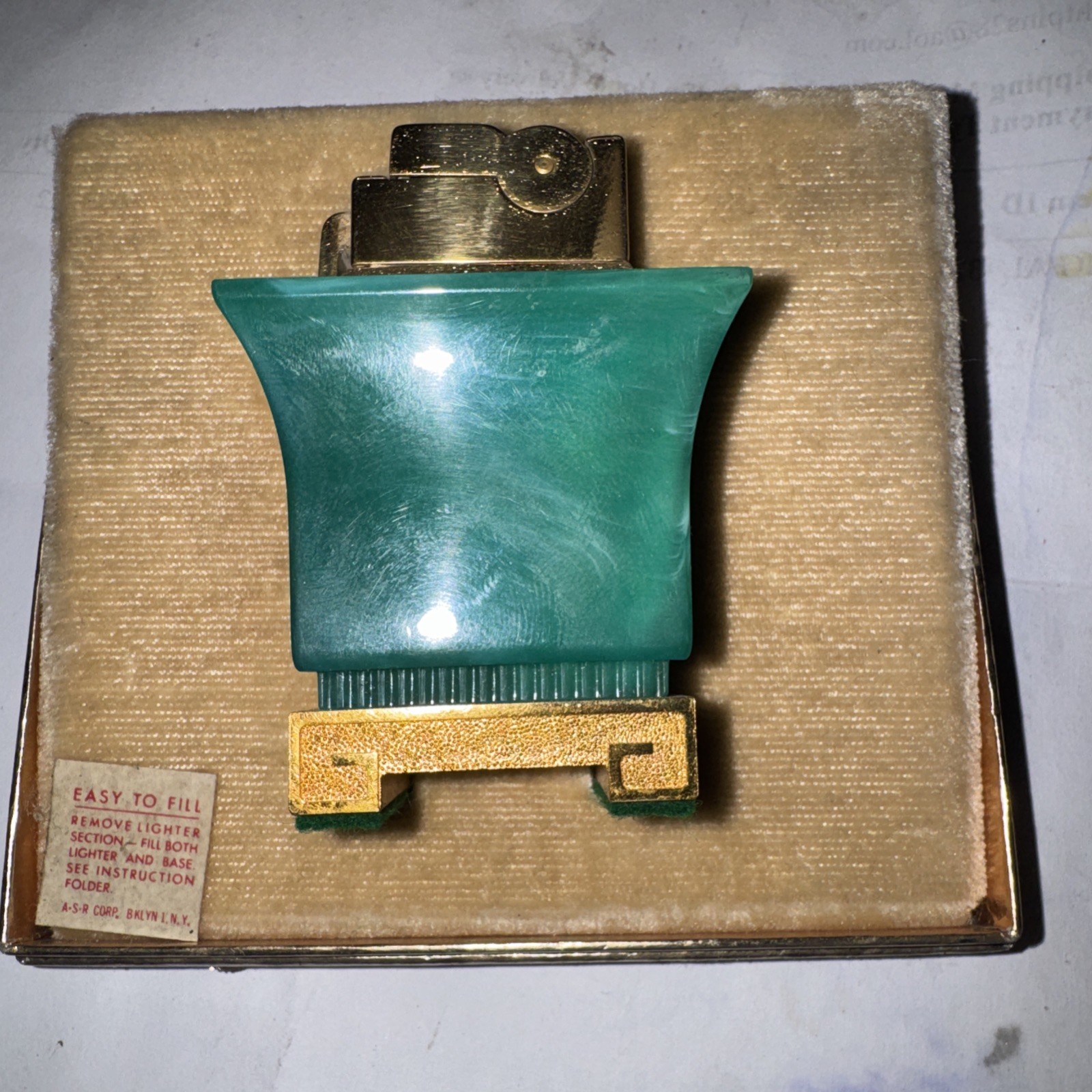 Vintage ASR Table GreenBakelite Gold Tone Cigarette Lighter  made in USA  Works