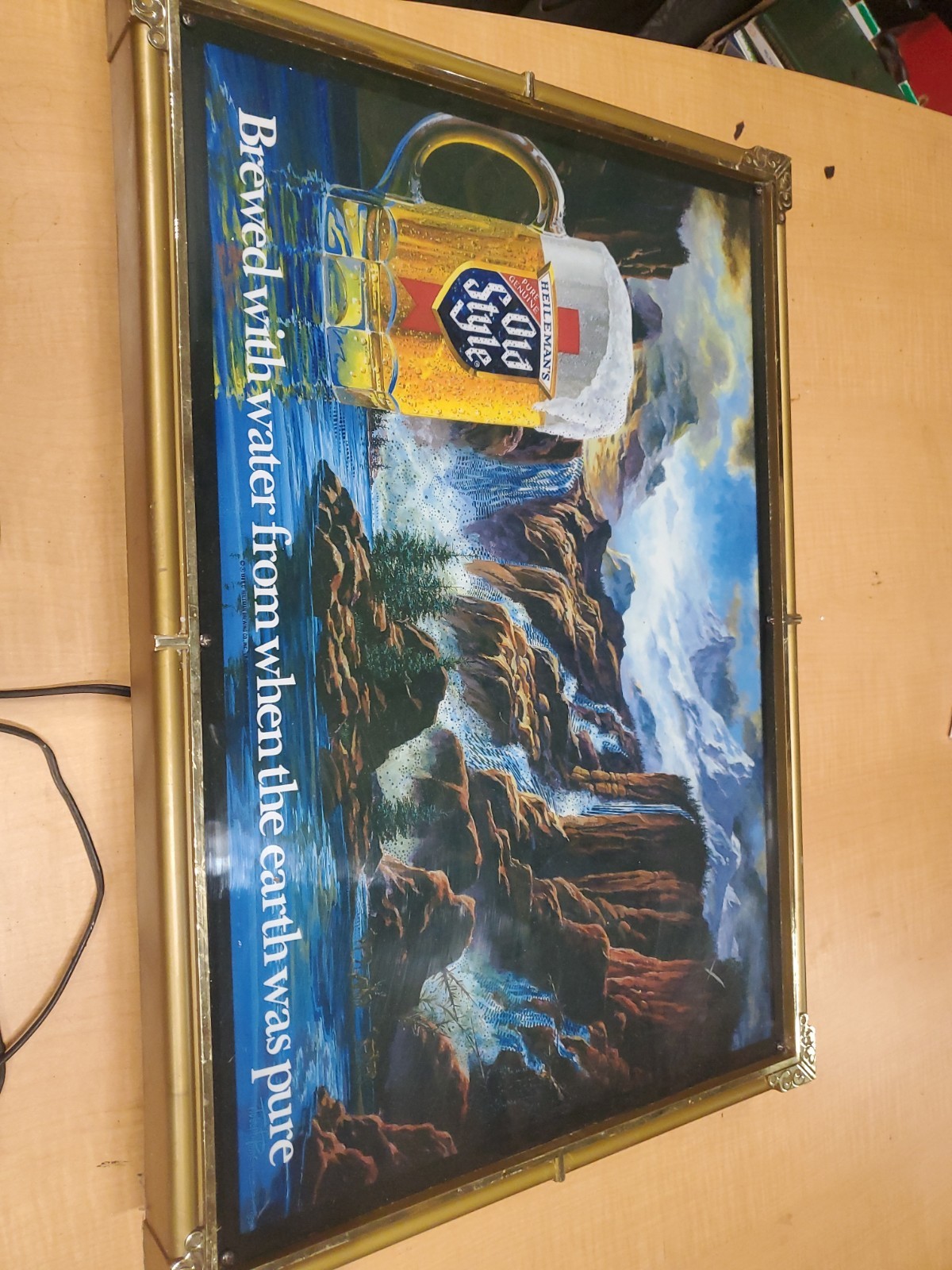 Vintage 1986 Heileman’s Old Style Beer Lighted Motion Waterfall Sign 24x17\
