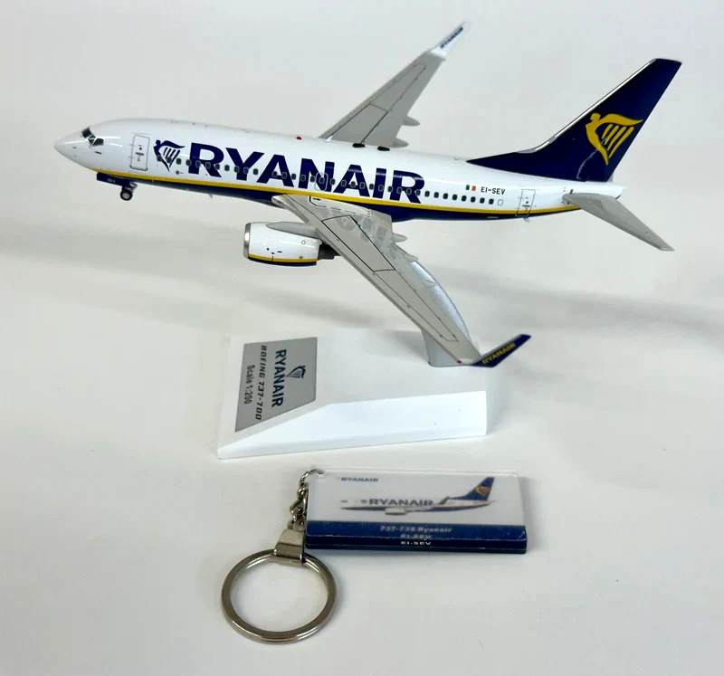 JFox Models 1:200 Boeing 737-73S (WL) Ryanair EI-SEV REF: JF-737-7-001