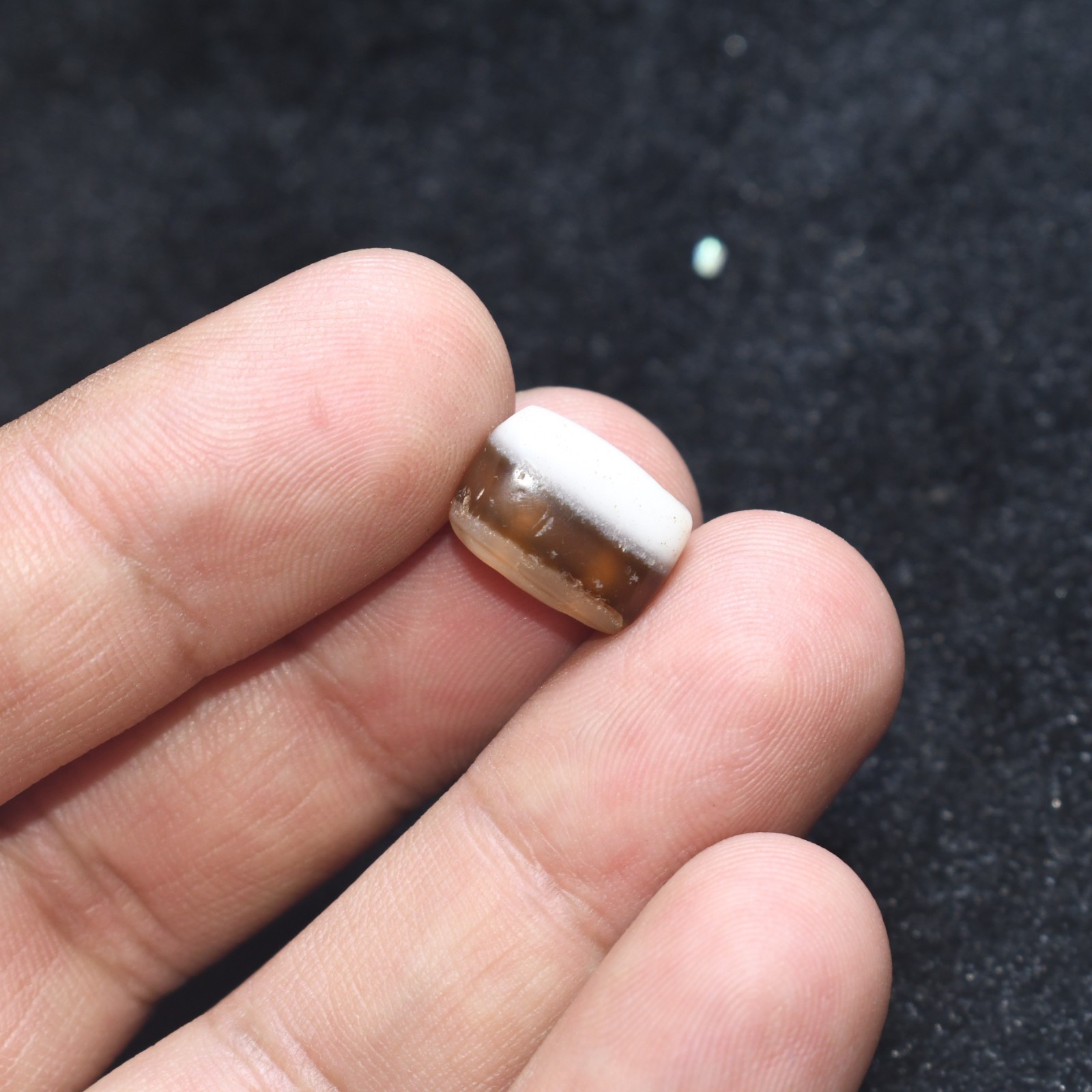 Ancient Tibetan Himalayan Banded Agate Stone Dzi Bead in Good Condition