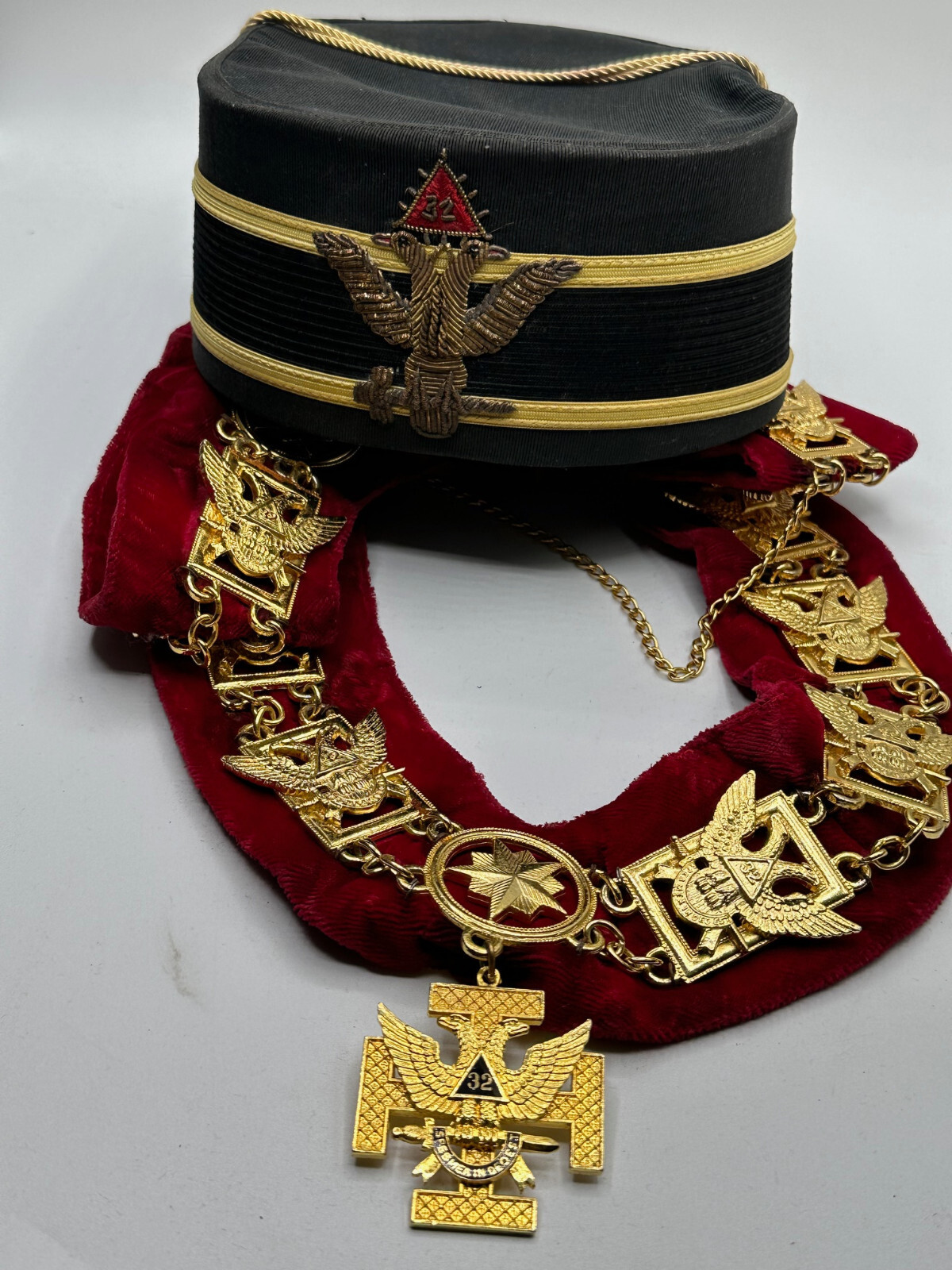Vintage 32nd Degree Masonic Free Mason Hat and Chain Collar