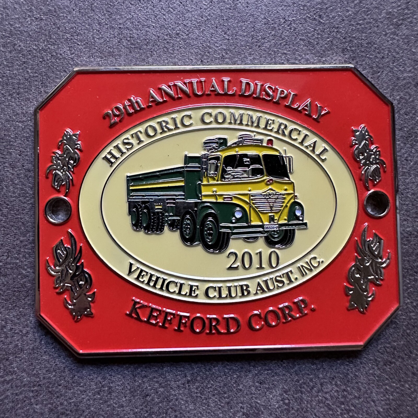 2010 HISTORIC COMMERCIAL VEHICLE CLUB AUST 29th ANNUAL DISPLAY GRILLE BADGE