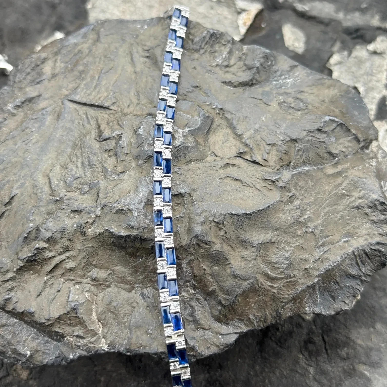 Elegant Men\'s Blue Sapphire & Diamond Tennis Bracelet In 14k White Gold Plated