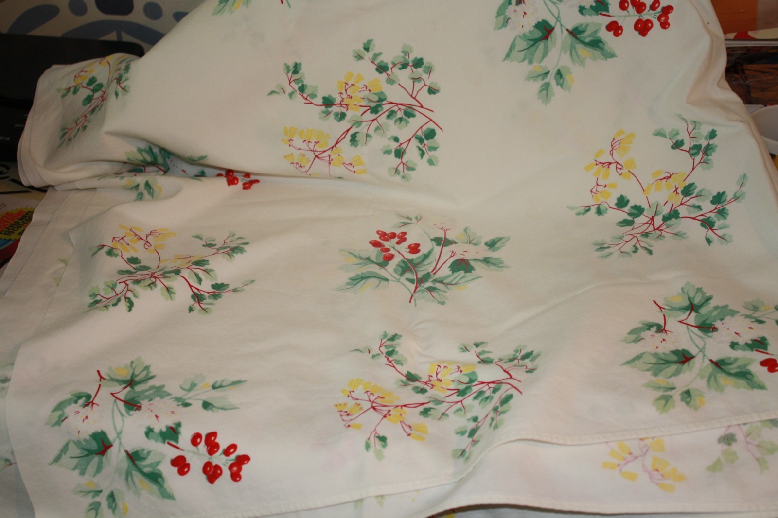 Vintage 1940s/50s heavy cotton tablecloth, Wilendur, floral & red berry, 62 x 54