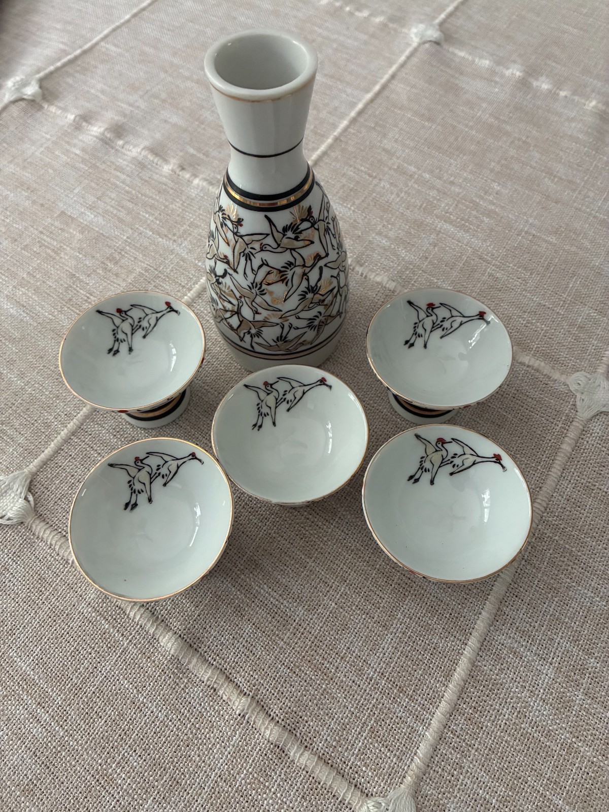 Vintage KUTANI Japan (1000) Thousand Cranes 1 Sake and 5 Cup Set