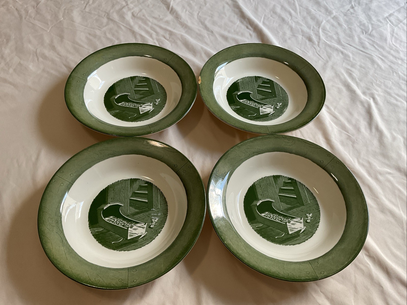Vintage Set of 4 Green Colonial Homestead by Royal Rimmed Soup Bowls 8 1/4” Wide