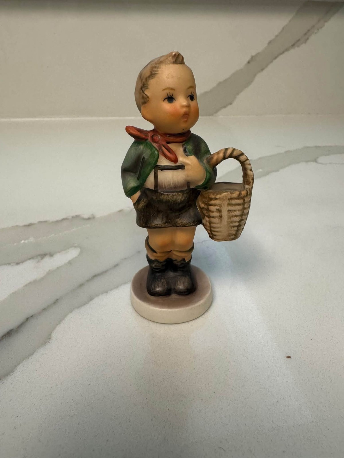 VTG Hummel Goebel “Little Shopper” HUM 205 TMK‑6 Mini Figurine W. Germany