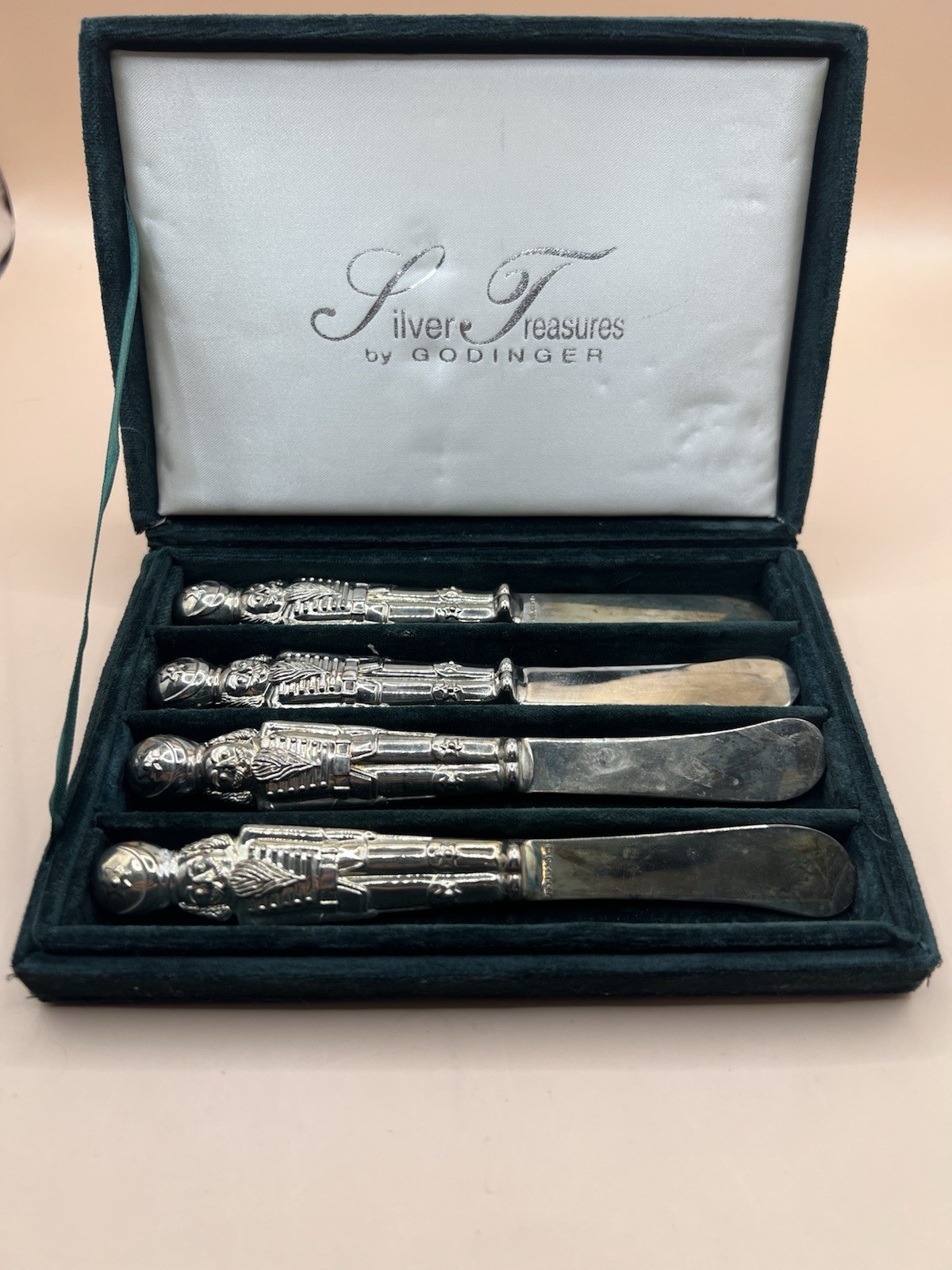 Silver Treasures by Godinger Nutcracker Cheese Butter Knives Silver Plate Set 4