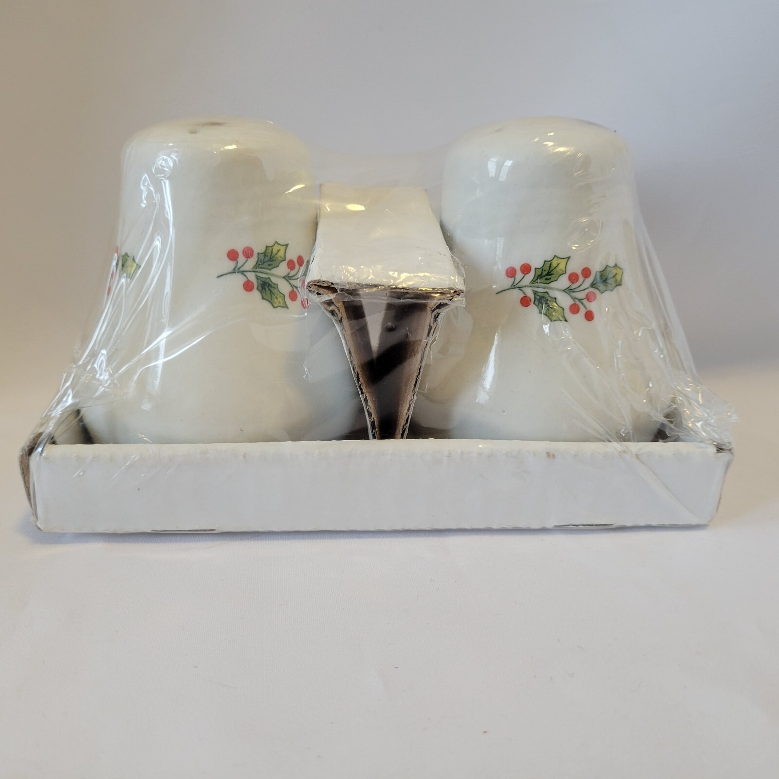 Holly & Berry Salt & Pepper Shakers Christmas Porcelain New Sealed