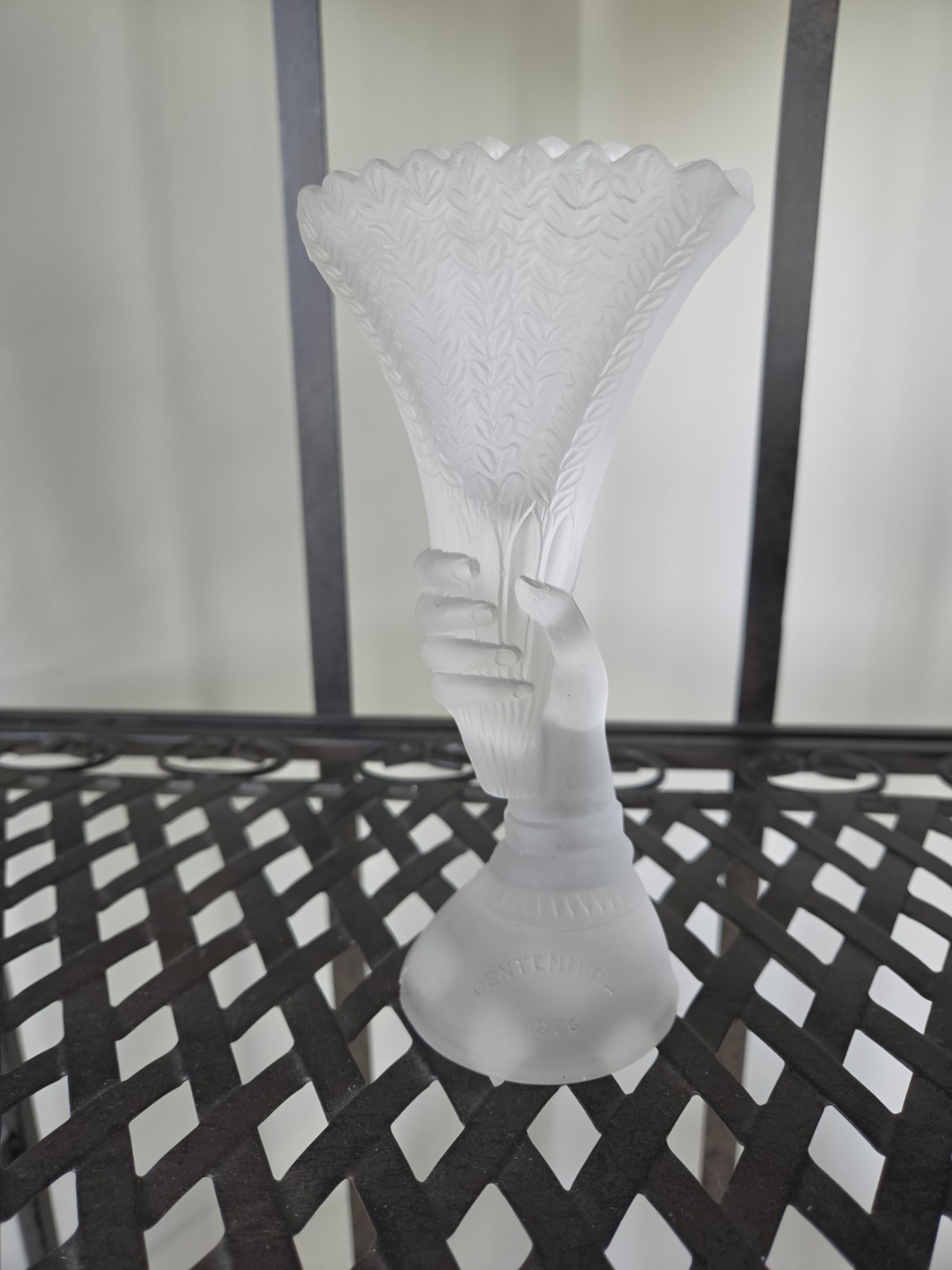 Gillinder & Sons 1876 Centennial Hand Bouquet Holder Frosted Glass Vase EAPG 7