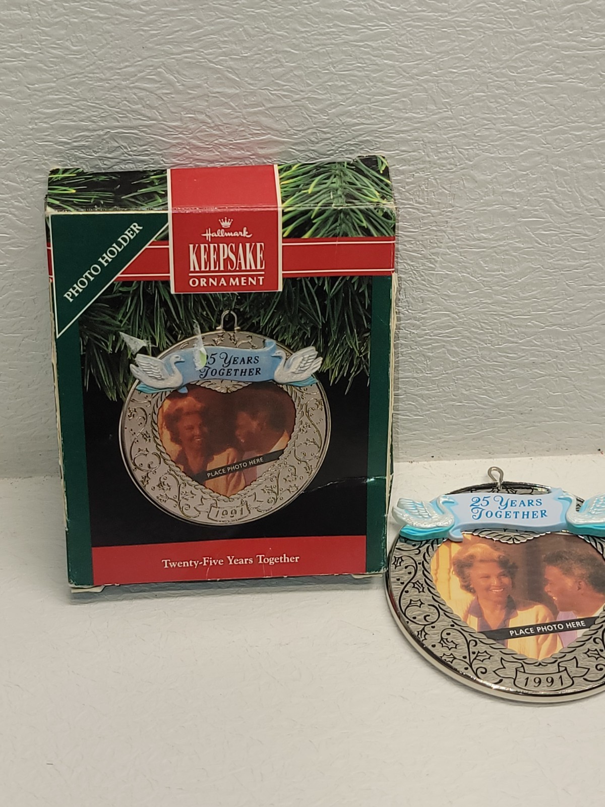 Hallmark 1991 Twenty-Five Years Together Photo Holder Ornament QX4937