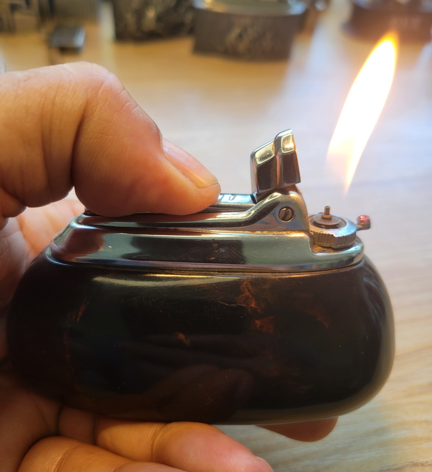 Vintage Brown Bakelite RONSON VARAFLAME Lighter (working)