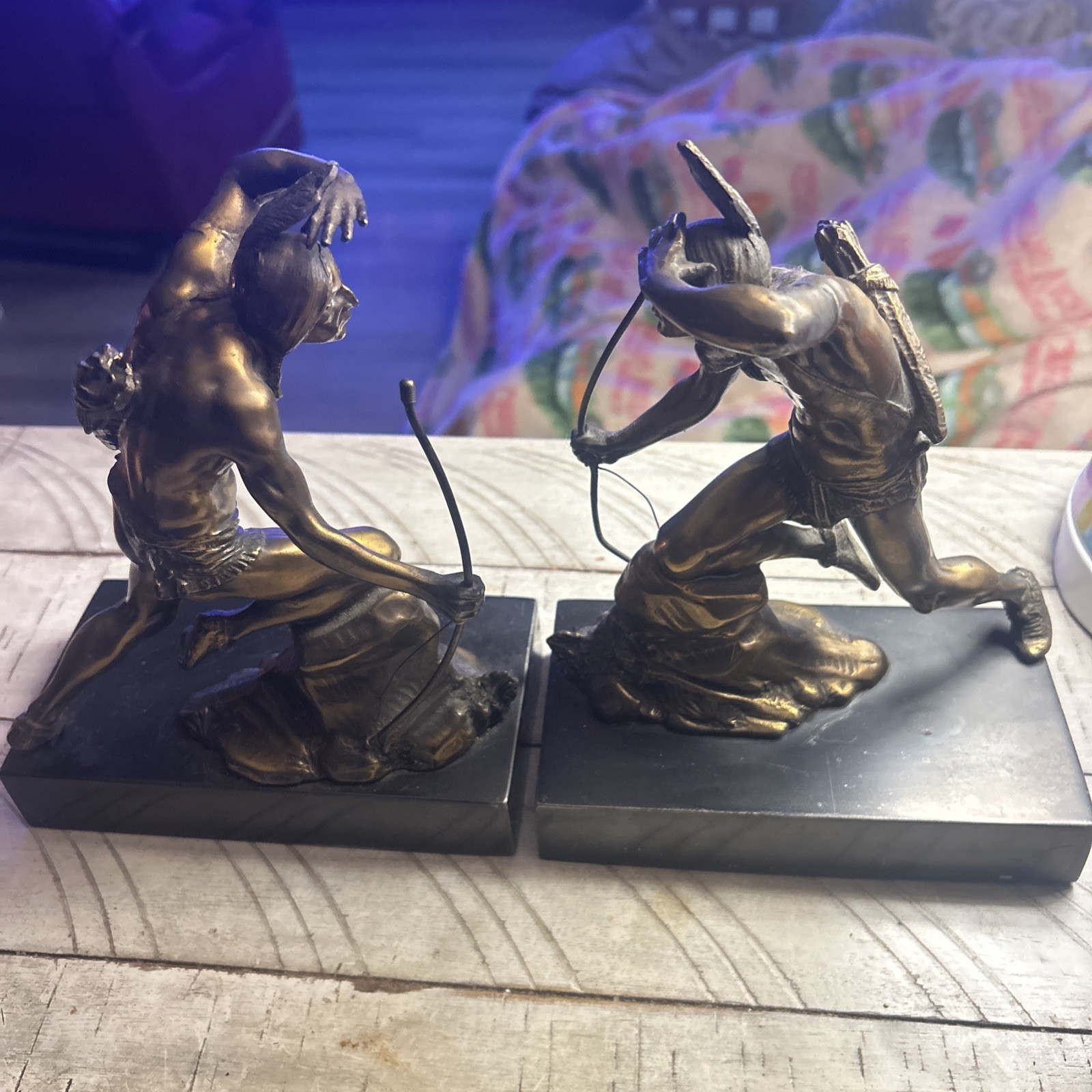 ANTIQUE W.B. WEIDLICH BROTHERS INDIAN BOW & ARROW BRONZE METAL BOOKENDS WB769 ANTIQUE W.B. WEIDLICH BROTHERS INDIAN BOW & ARROW BRONZE METAL BOOKENDS WB769