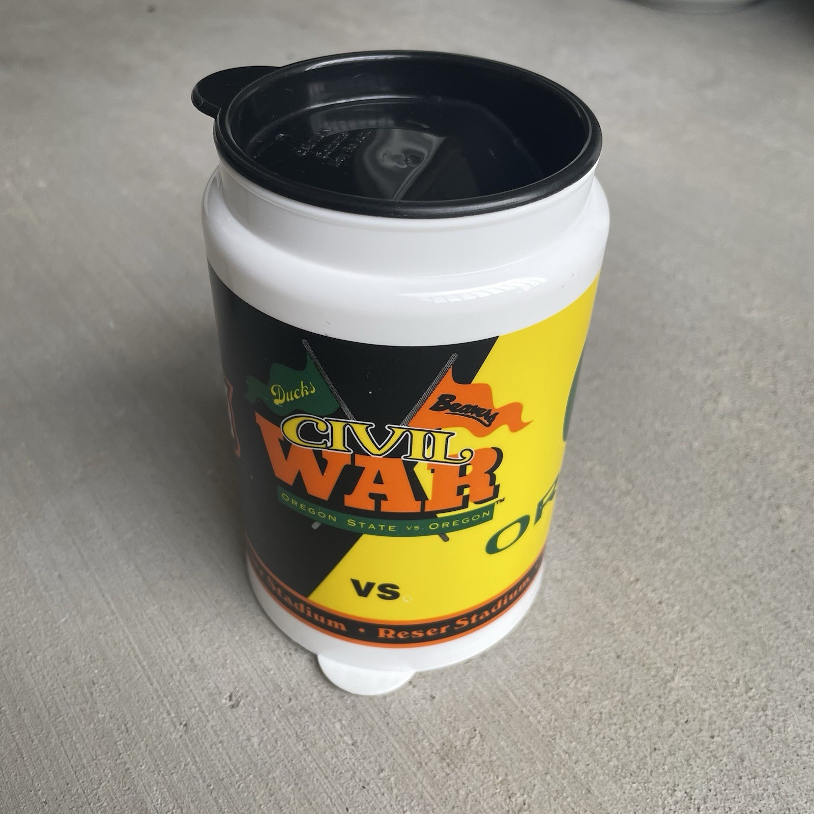 Vintage Oregon State Beavers  vs Oregon Ducks Civil War Travel Mug USA 12oz