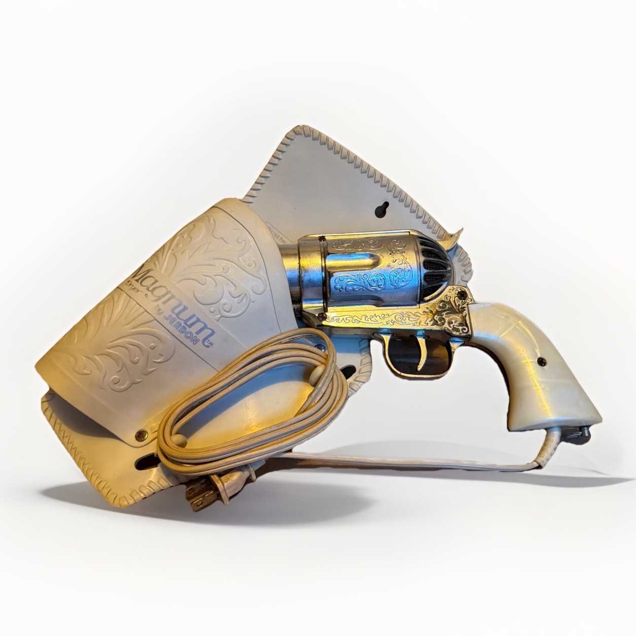 Rare Find Vintage Jerdon Magnum Revolver Wall Mount Bath Accessory Holster Decor