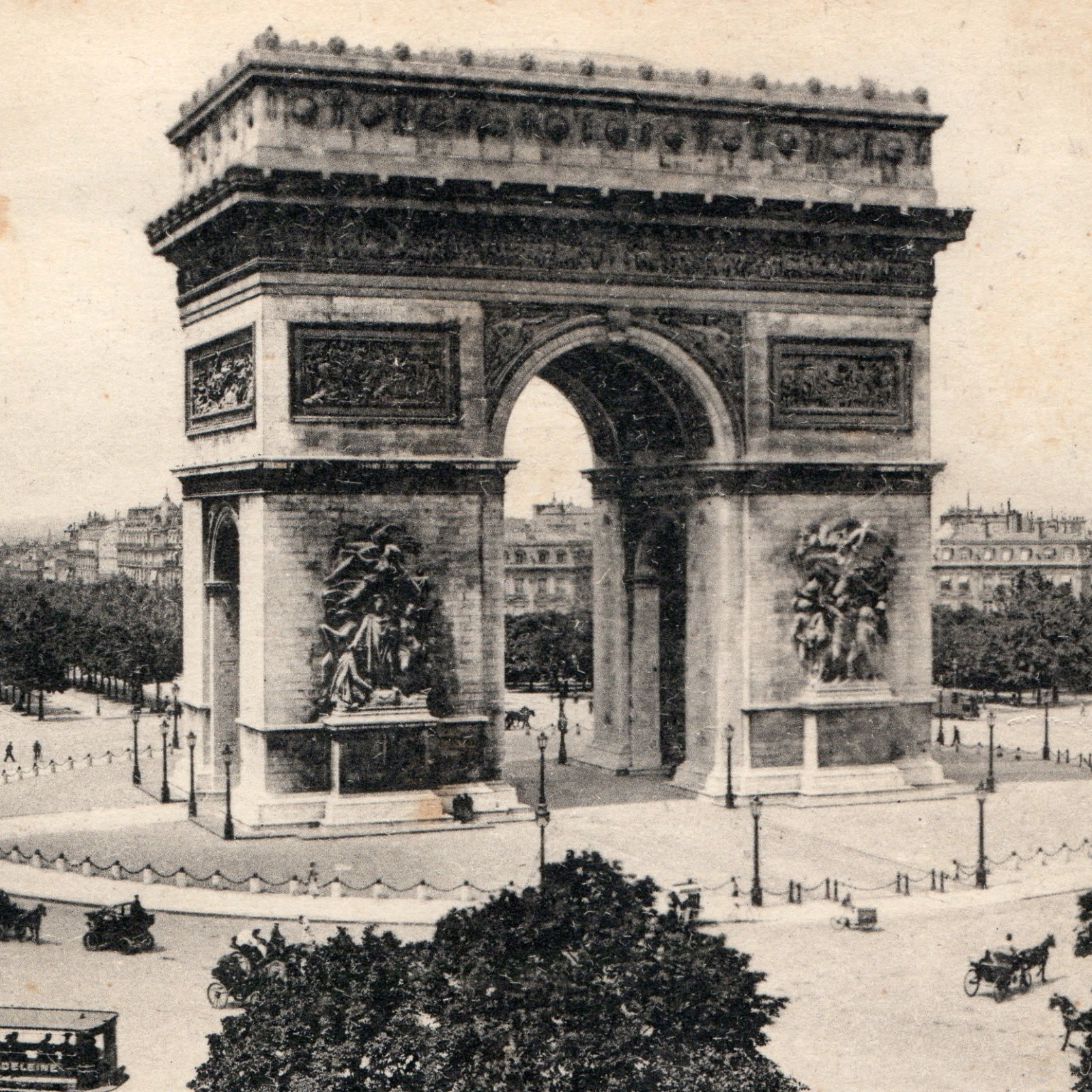 c1900s Paris France Postcard Arc de Triomphe Arch Street Car Horse Carriage LL