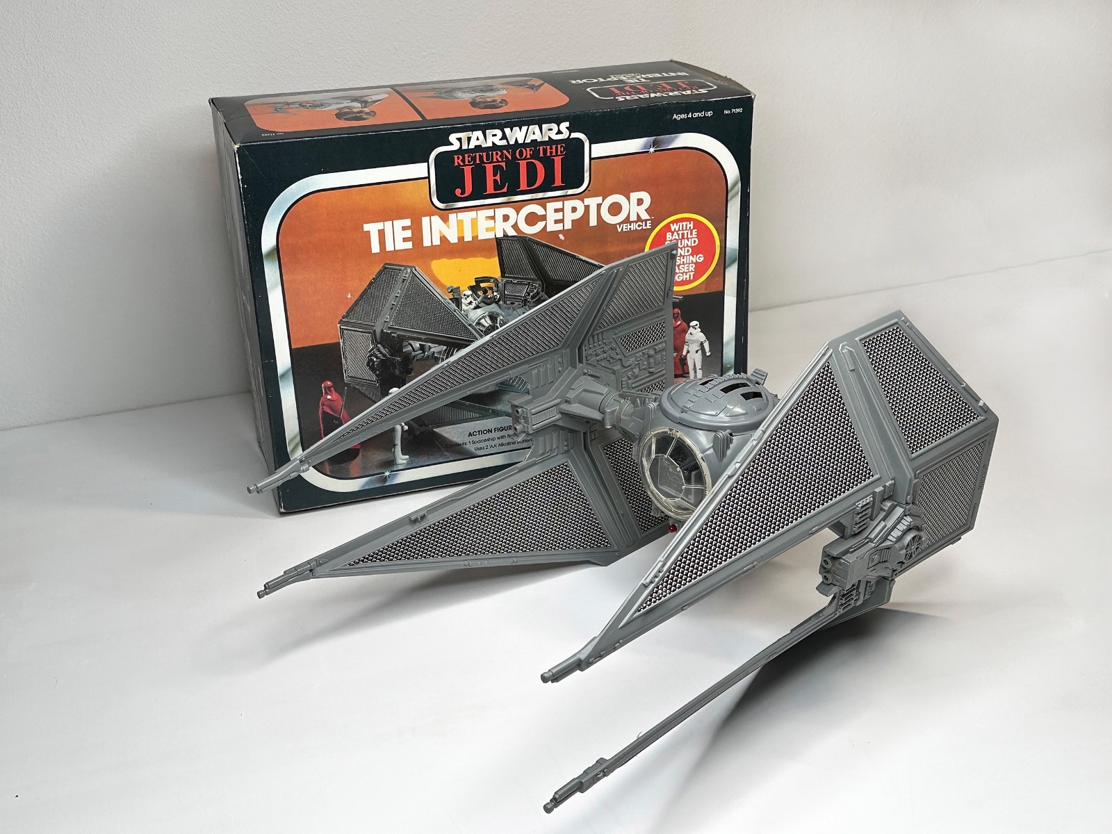 Vintage 1983 Kenner STAR WARS Tie Interceptor - Complete with Box/Inserts