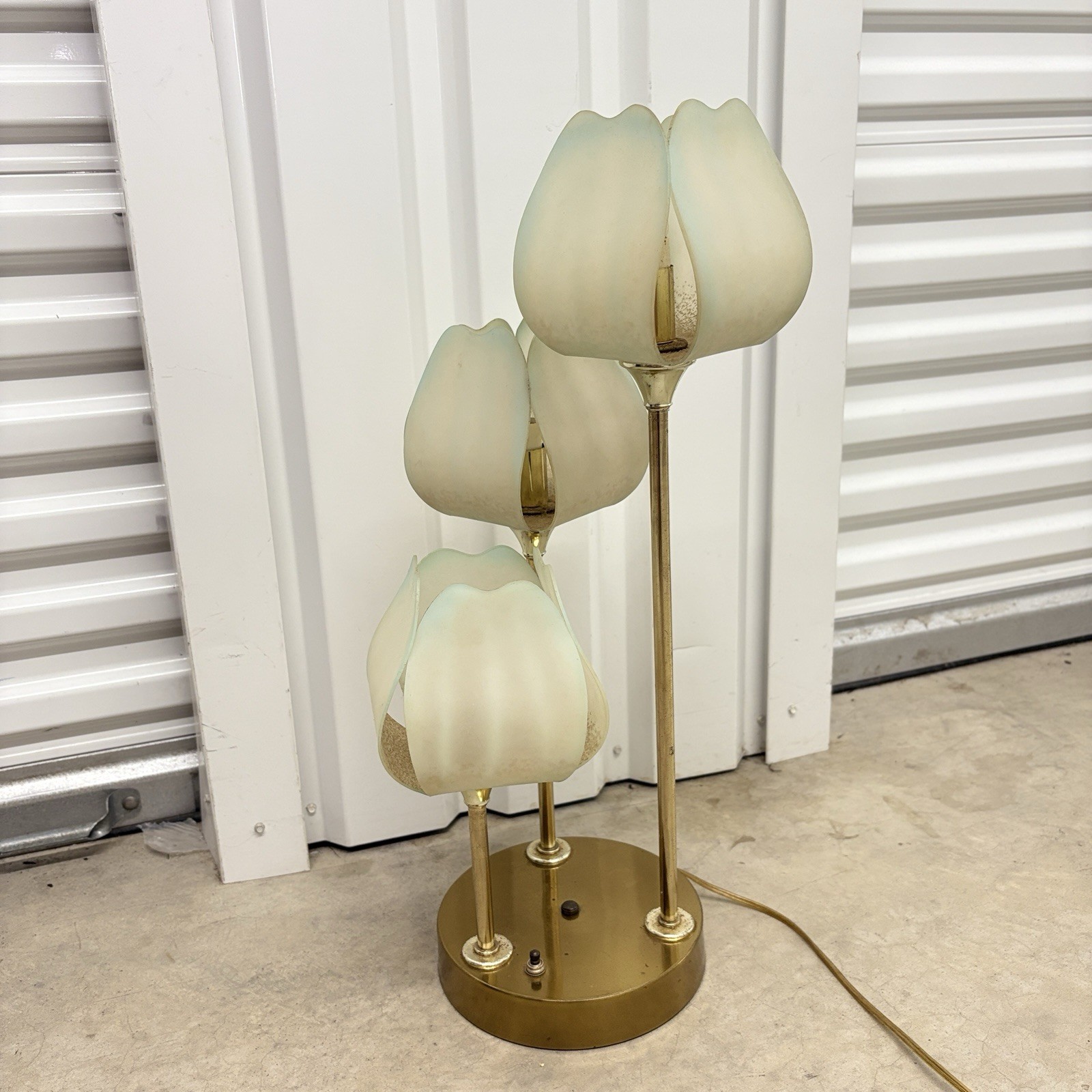 VTG Lotus Tulip Flower Table Lamp 3 Light Hollywood Regency Brass Heyco