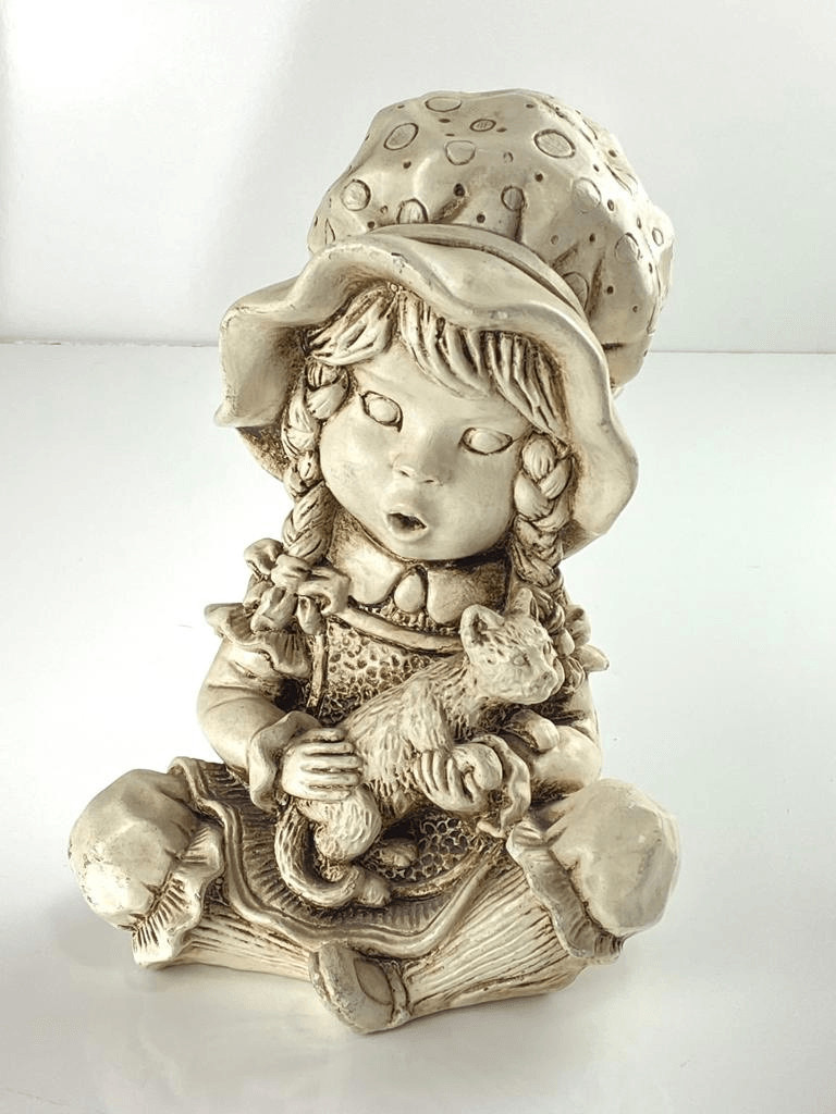 Vintage Solar Studios Sitting Girl in a Sunbonnet Ceramic Sculpture Mexico #306