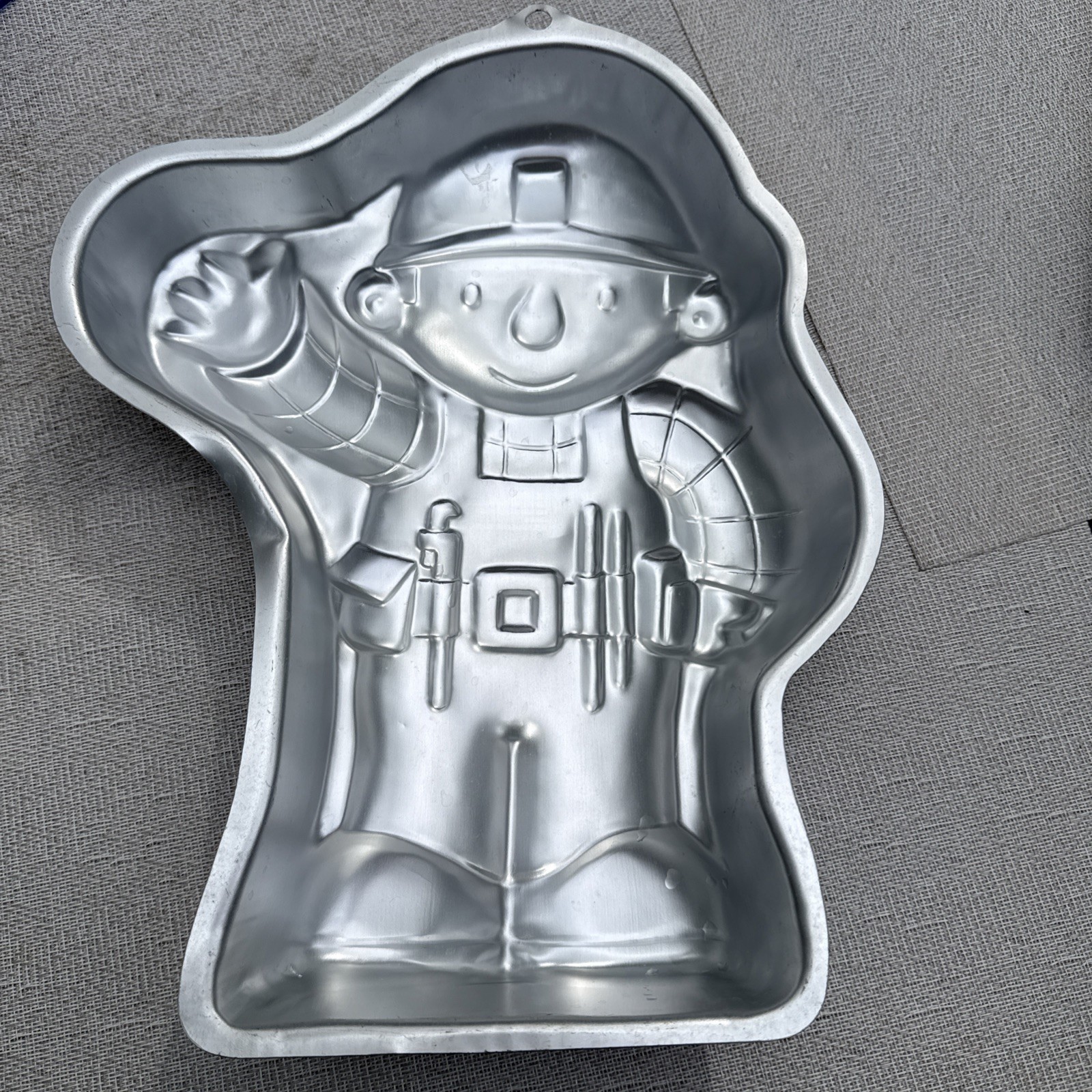 2002 Wilton BOB THE BUILDER Cake Pan Mold Construction Man #2105-5025 EUC