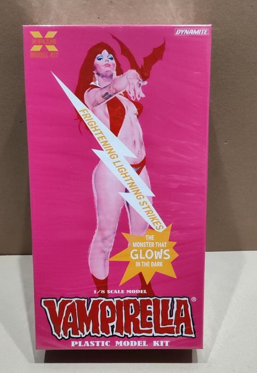 Vampirella Jose Gonzalez Version Glo 1:8