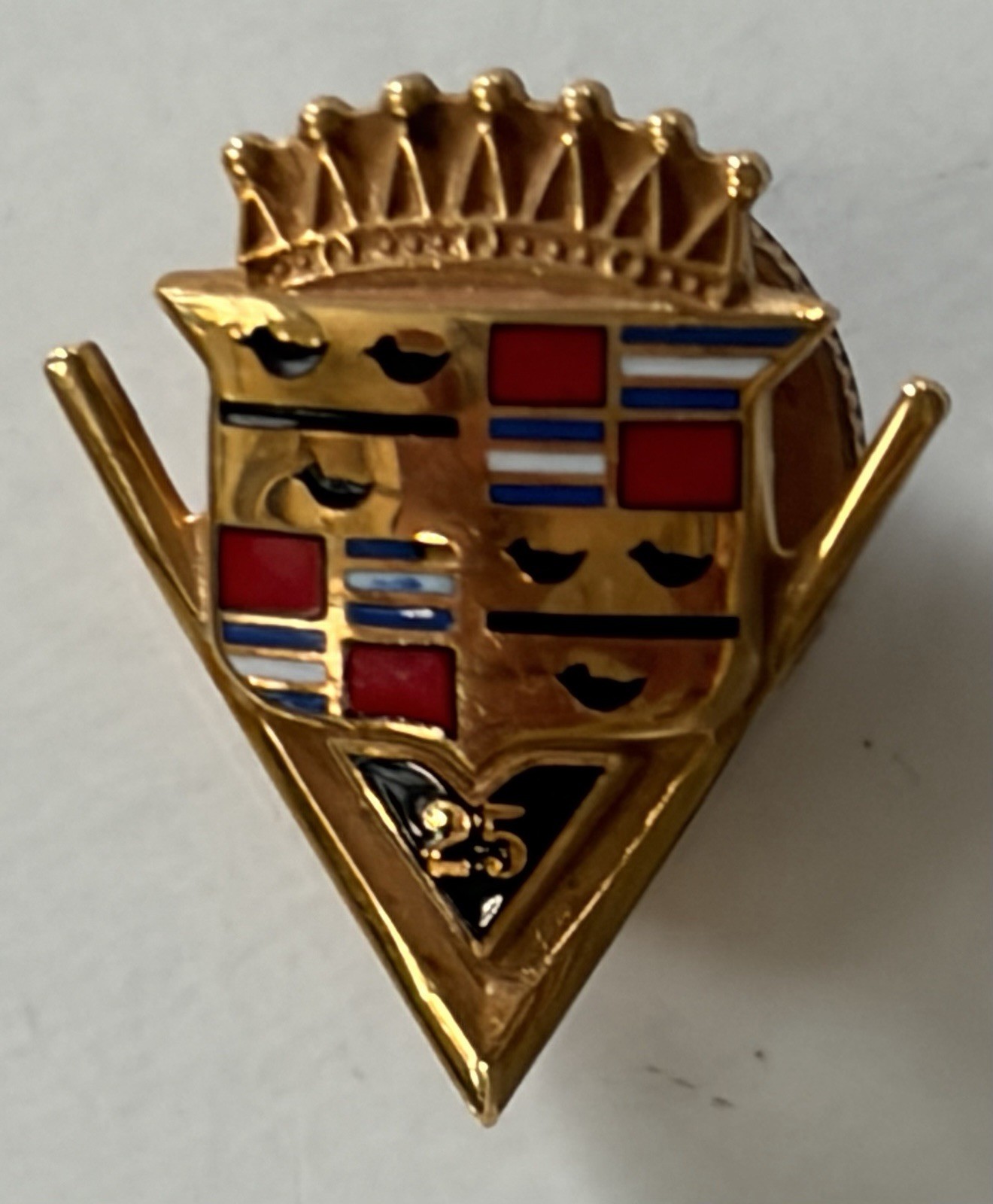 VTG RARE GM CADILLAC ENAMEL 10K GOLD 25 YEAR SERVICE LAPEL PIN GOLD